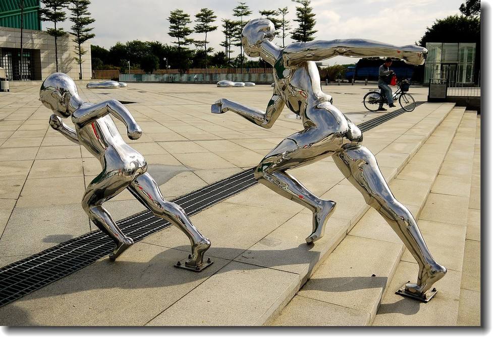 河南不銹鋼雕塑適合在哪些場合中使用(圖1) 河南不銹鋼雕塑適合在哪些場合中使用(圖1)